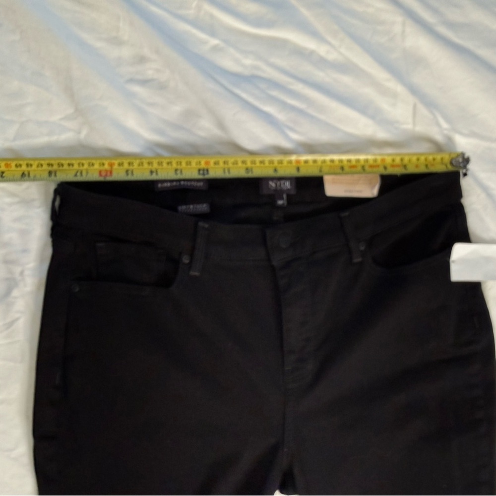 NWT NYDJ Barbara Bootcut Jeans 16P Black Lift Tuck Petite $139 Retail - Picture 13 of 13